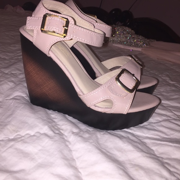 High heals - Picture 2 of 2