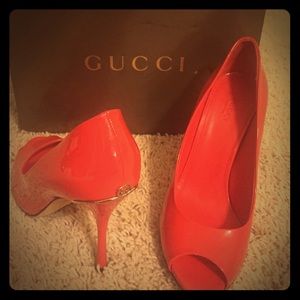 HOT Red Gucci peep toes!