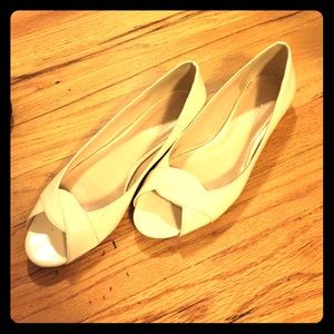 Cream open-toe flats