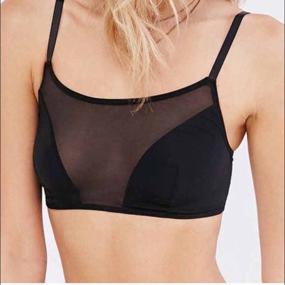 🆕UO Mesh Insert High Neck Bralette (Medium)