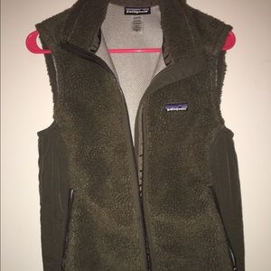 NWOT Patagonia Retro Furry Vest! Brown, Size M