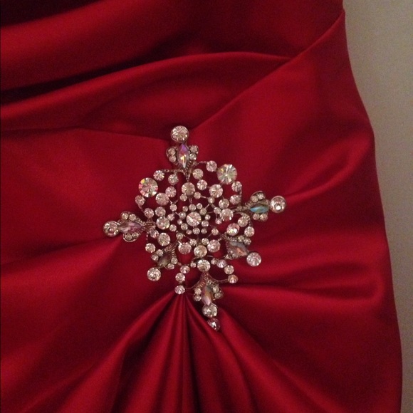 Silky Red Prom/ Formal Dress - Picture 3 of 3
