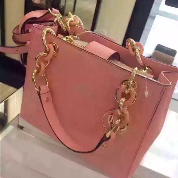 NWT Michael Kors small Cynthia bag in pale pink - Picture 2 of 4