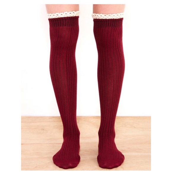 NWT cable knit knee high socks with ruffle trim - Picture 2 of 4