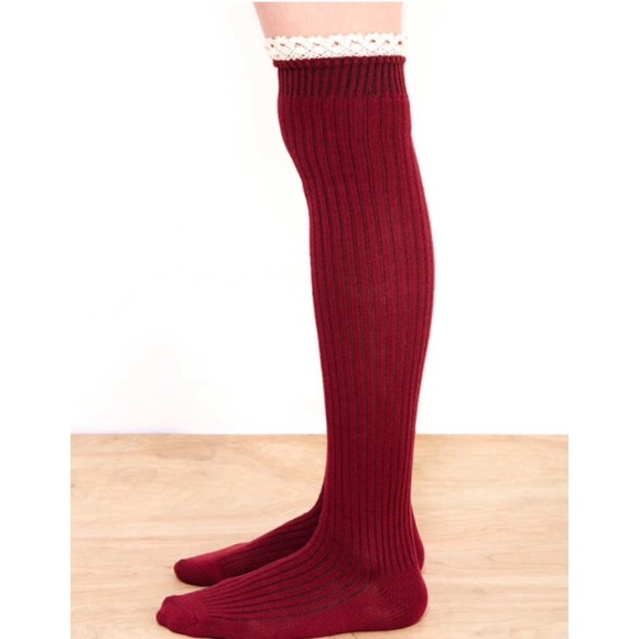 NWT cable knit knee high socks with ruffle trim - Picture 3 of 4