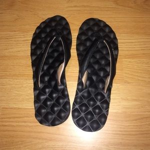 Pillow top sandals
