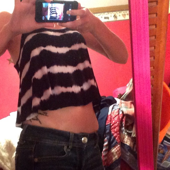 Crop Top - Picture 1 of 3