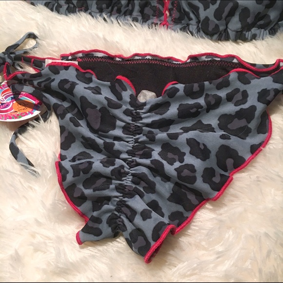 Flirty Leopard Ruffle Bikini - Picture 3 of 4