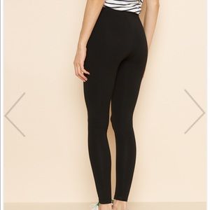 Garage "Super Soft Leggings" in Black