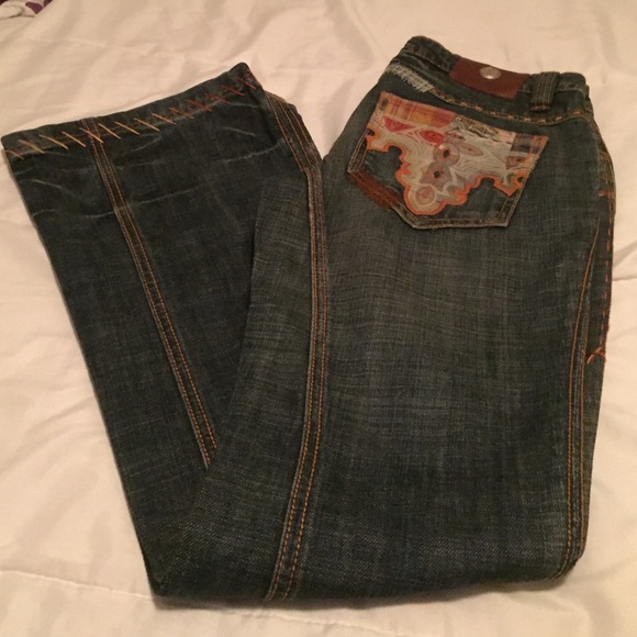 Jean's women.  ANTIK DENIN