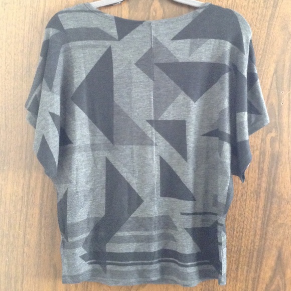 SOLD! ✖️BOGO Forever 21 Geometric Gray Color Block - Picture 2 of 3