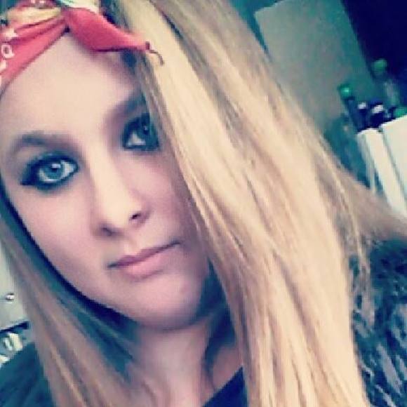 Meet your Posher, Alexia