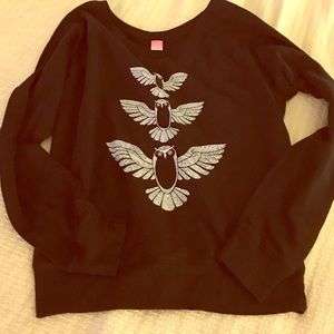 Off the shoulder owl lightweight top