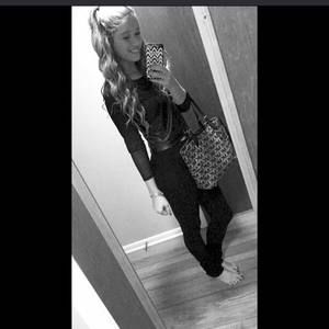 Meet your Posher, Kayla