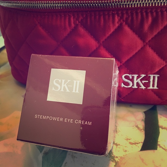 Essential Power Eye Cream