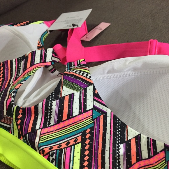 Victoria's Secret Lightweight Sport bra - Picture 4 of 4