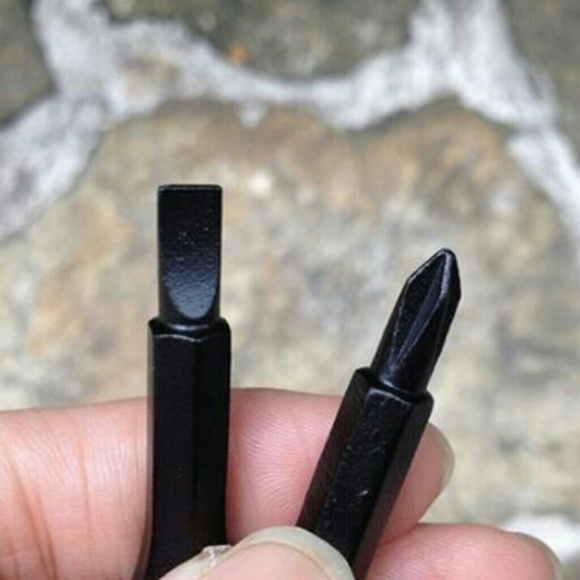 Screwdriver Set Keychain - Picture 3 of 3