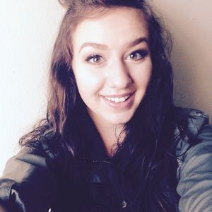 Meet your Posher, Abigail