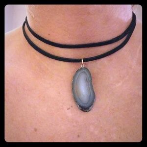 Beautiful Leather & Agate Slice Pendant Choker