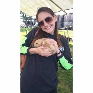 Meet your Posher, Danielle