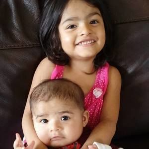 Meet your Posher, Mona