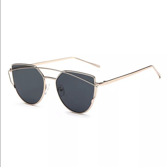[Btq] Gold Sunglasses with Bar - Picture 3 of 6