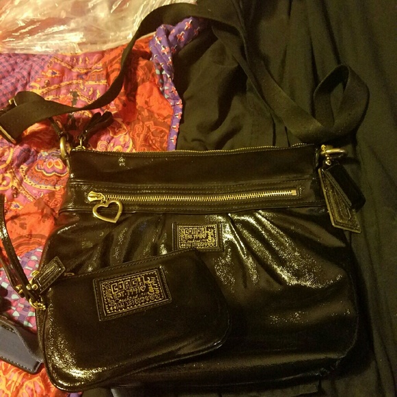 Authentic poppy coach crossbody and wristlet
