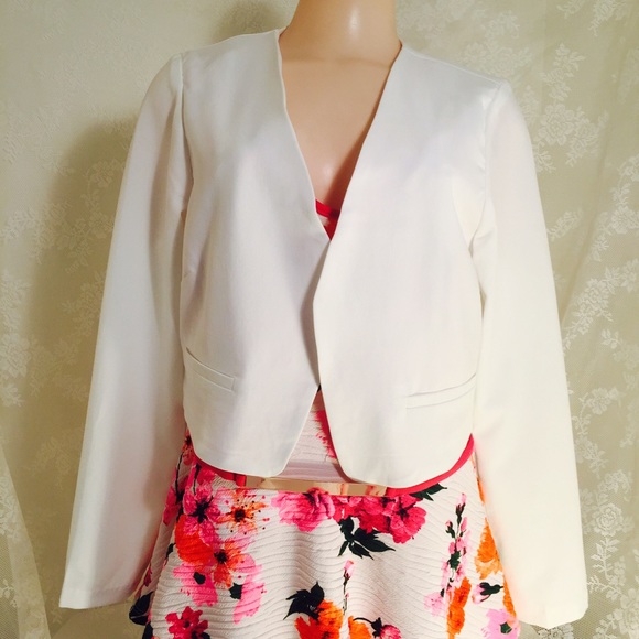 White and Floral Blouse FINAL CLEARANCE - Picture 4 of 4