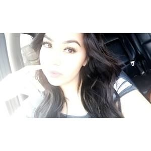 Meet your Posher, Adela