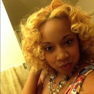 Meet your Posher, Tiara