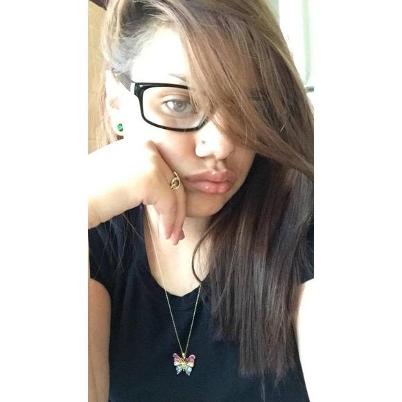 Meet your Posher, Julia - Picture 1 of 1