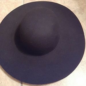 Forever 21 Black Floppy Hat