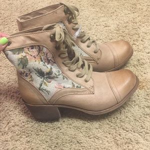Foxy floral booties