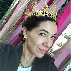 Meet your Posher, Valeria