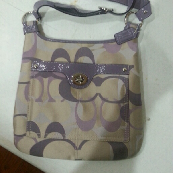 Authentic coach purse like new.