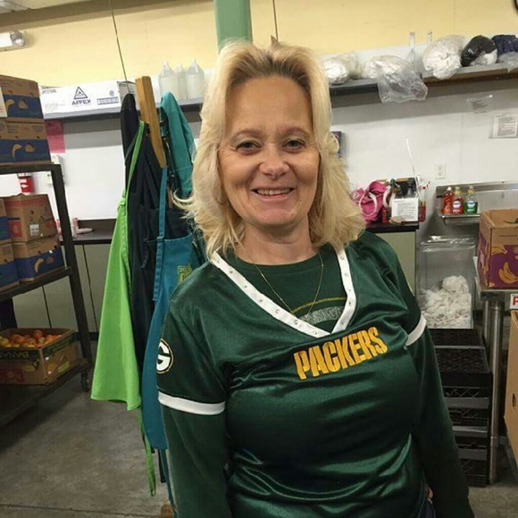 Meet your Posher, Donna - Picture 2 of 3