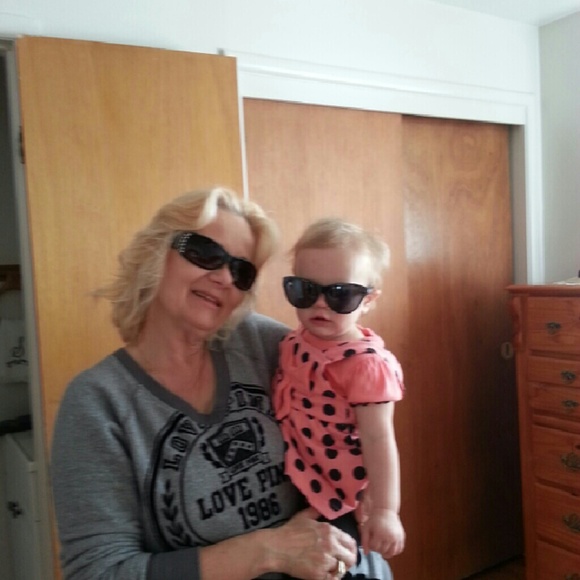 Meet your Posher, Donna - Picture 3 of 3