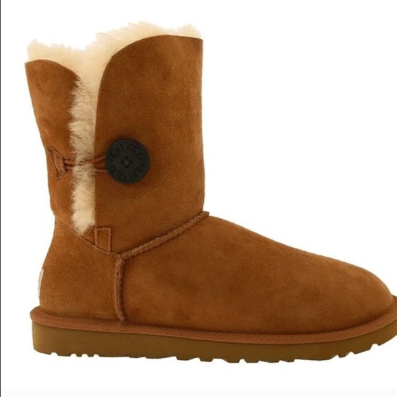 like new bailey button uggs size 6
