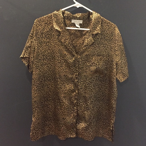 Vtg Silky leopard blouse