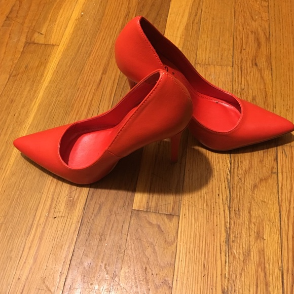 Lulu's stilettos - Picture 1 of 3