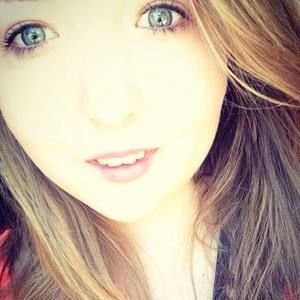 Meet your Posher, Carlee