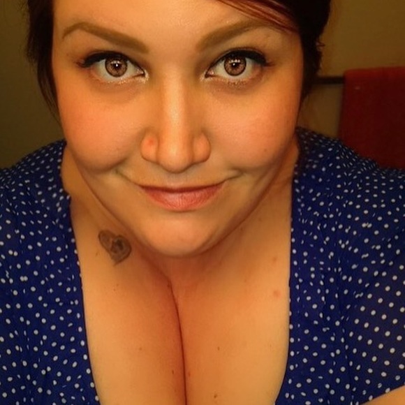 Meet your Posher, Jessica - Picture 3 of 3