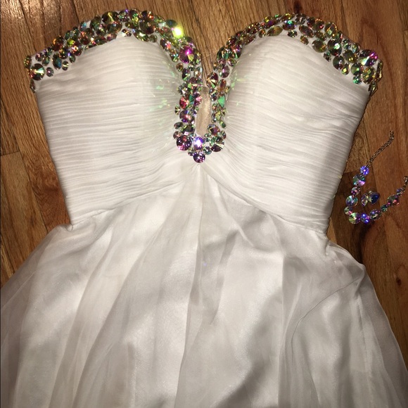 Sherri Hill gown. - Picture 2 of 4