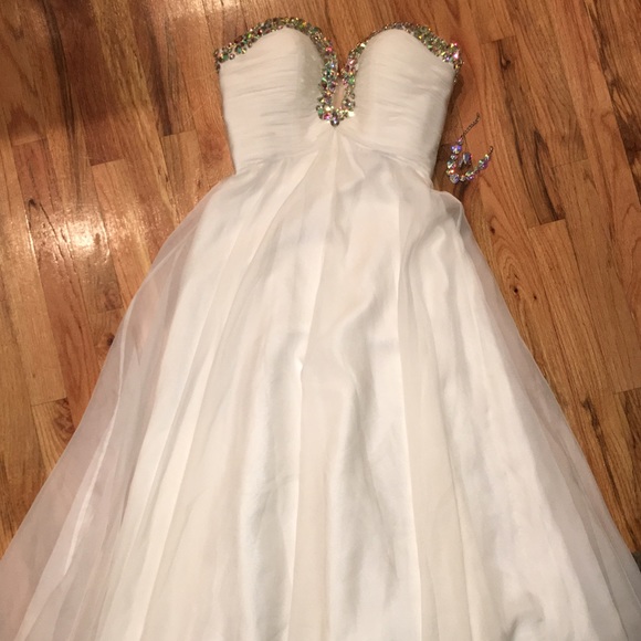 Sherri Hill gown. - Picture 3 of 4