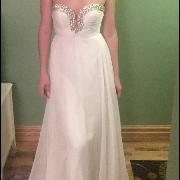 Sherri Hill gown. - Picture 4 of 4