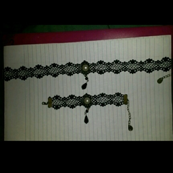 ---sold---Choker/bracelet set