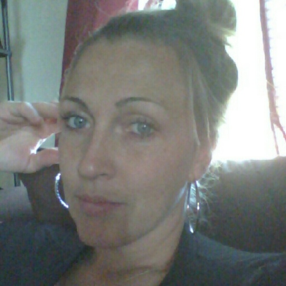 Meet your Posher, Amber - Picture 1 of 1