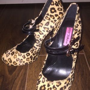 Betsey Johnson cheetah print heels