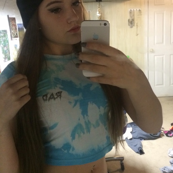 Rad tie-dye crop top💀