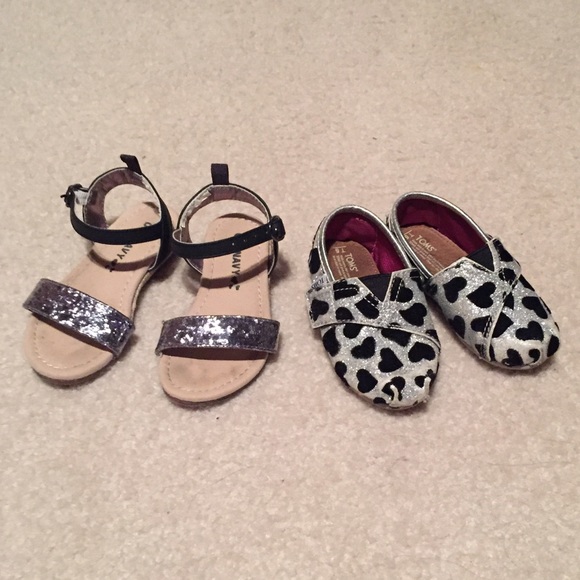 Pair of toddler girl shoes 💕